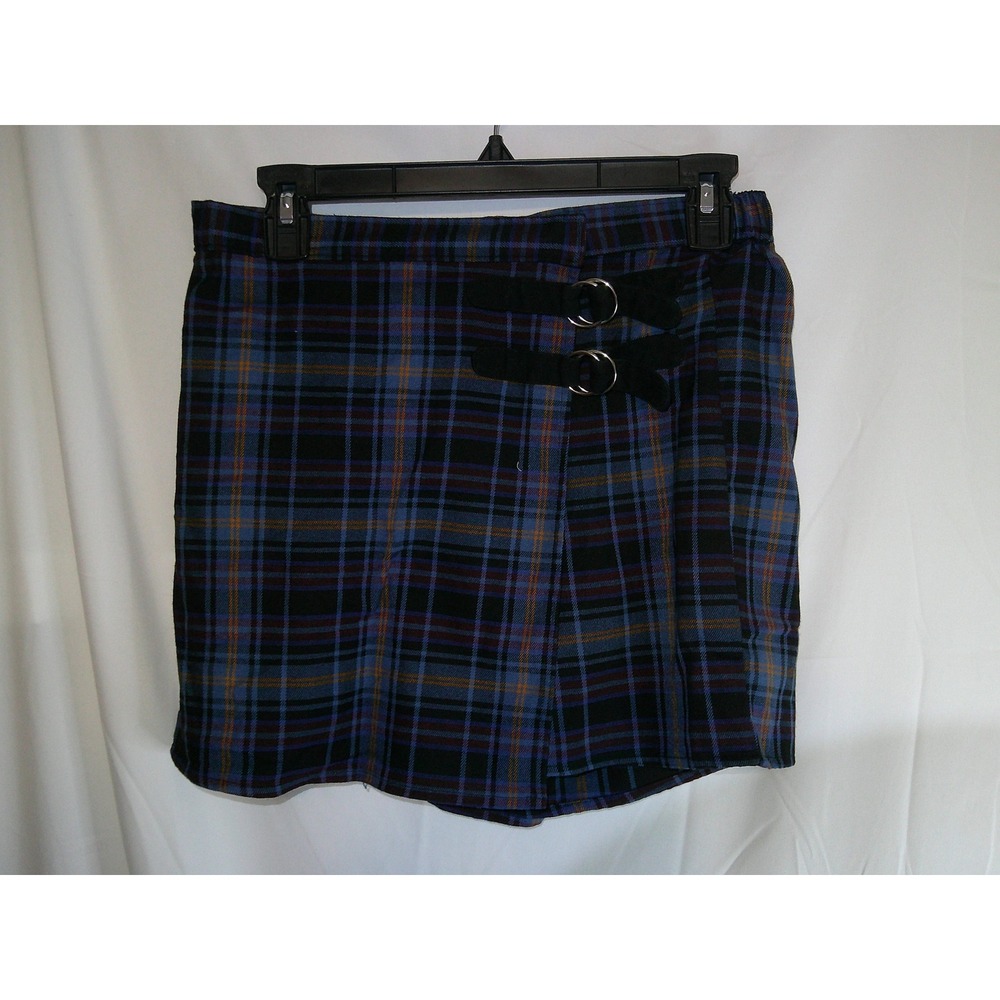 SO Plaid Mini Skirt Buckle Detail Elastic Waist Casual Cute Size 9‎